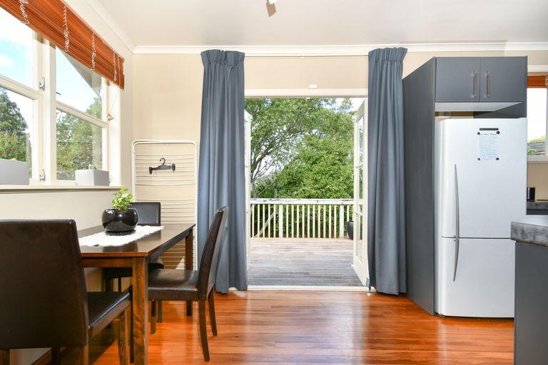 Photo of property in 20 Hartley Terrace, Massey, Auckland, 0614