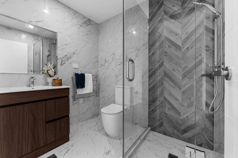 Photo of property in 3/1 Benita Place, Sunnyvale, Auckland, 0612