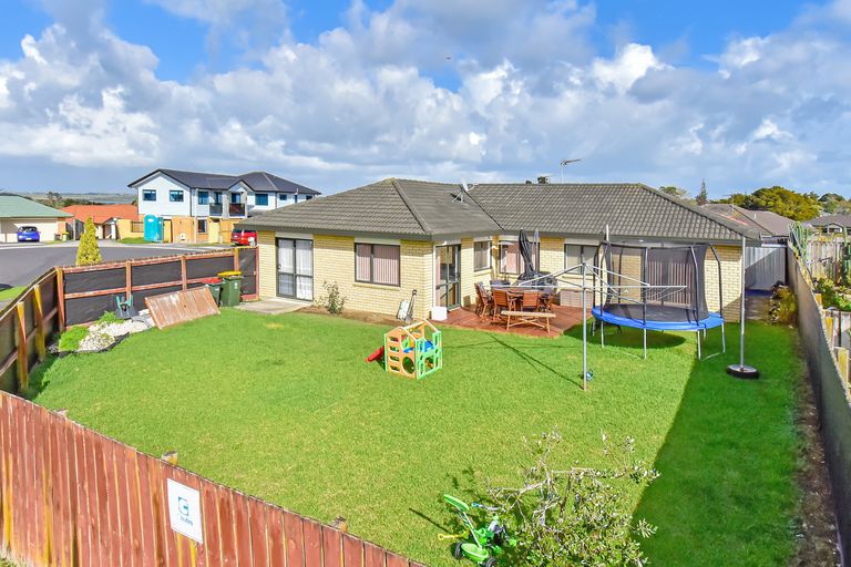 Photo of property in 9 Carn Place, Weymouth, Auckland, 2103