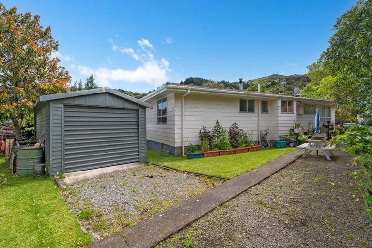 Photo of property in 12 Churchill Crescent, Featherston, 5710