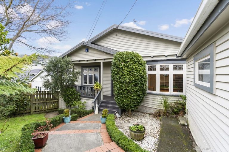 Photo of property in 17 Raine Street, Karori, Wellington, 6012
