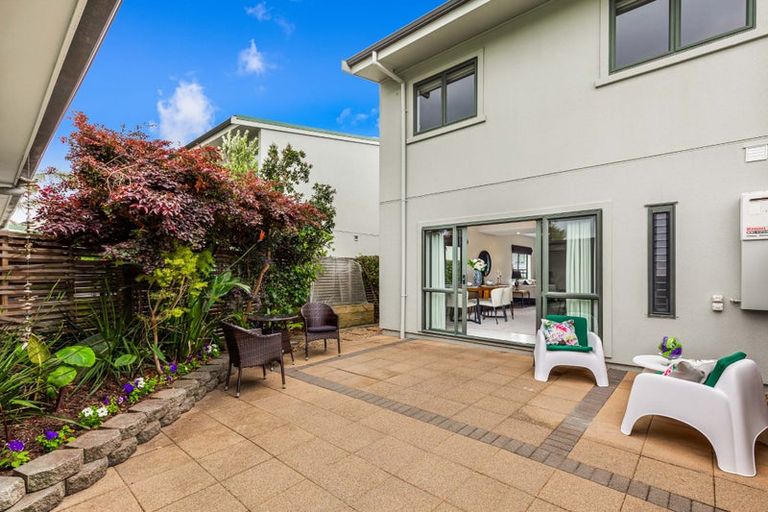 Photo of property in 72 Gunner Drive, Te Atatu Peninsula, Auckland, 0610