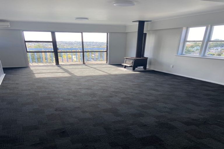 Photo of property in 579 East Coast Road, Browns Bay, Auckland, 0630