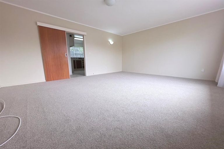 Photo of property in 2/67 Titirangi Road, New Lynn, Auckland, 0600