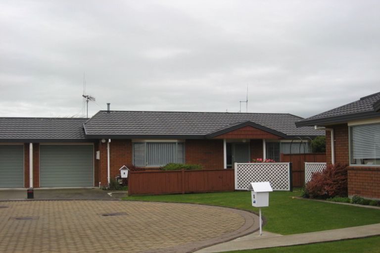 Photo of property in 6 Surrey Lane, Levin, 5510