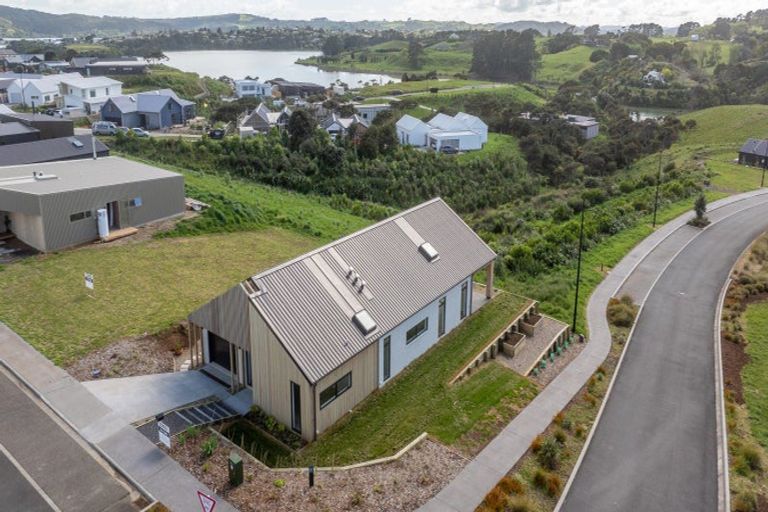 Photo of property in 11 Kapokapowai Street, Raglan, 3225