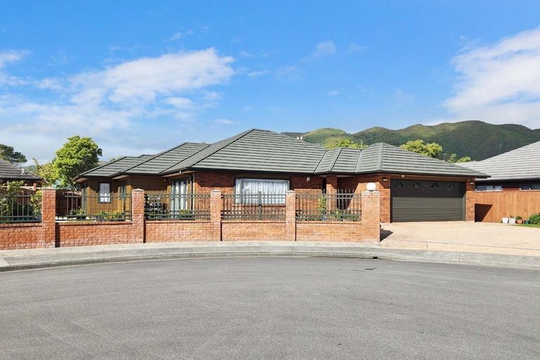 Photo of property in 29 Moana Grove, Waiwhetu, Lower Hutt, 5010