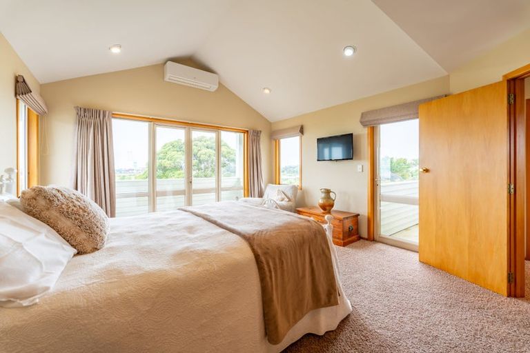 Photo of property in 1 Evans Street, Maori Hill, Timaru, 7910