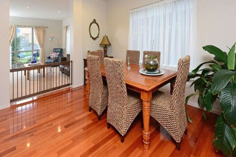 Photo of property in 25 Andy Crescent, Flat Bush, Auckland, 2016