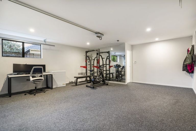 Photo of property in 71a Neil Avenue, Te Atatu Peninsula, Auckland, 0610