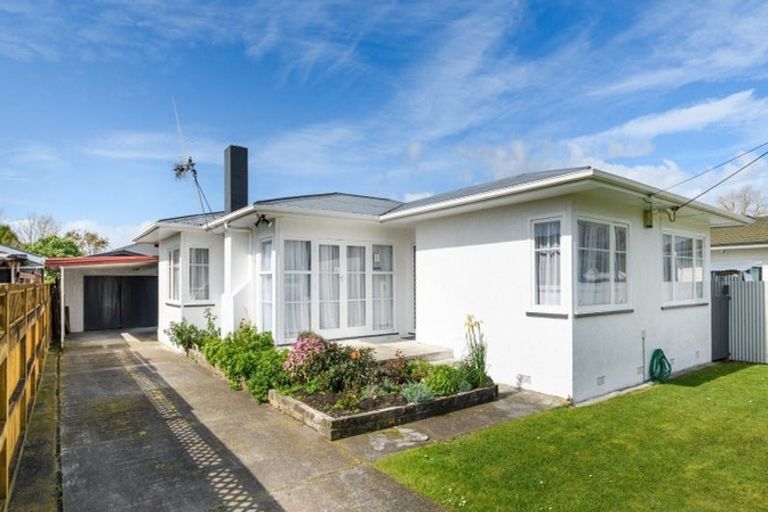 Photo of property in 17 Sinclair Avenue, Highbury, Palmerston North, 4412