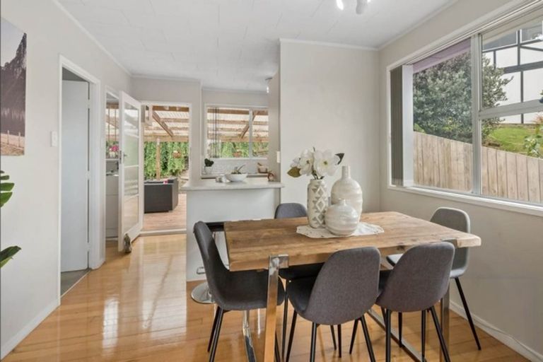 Photo of property in 1/10 Mcquoid Place, Glenfield, Auckland, 0629