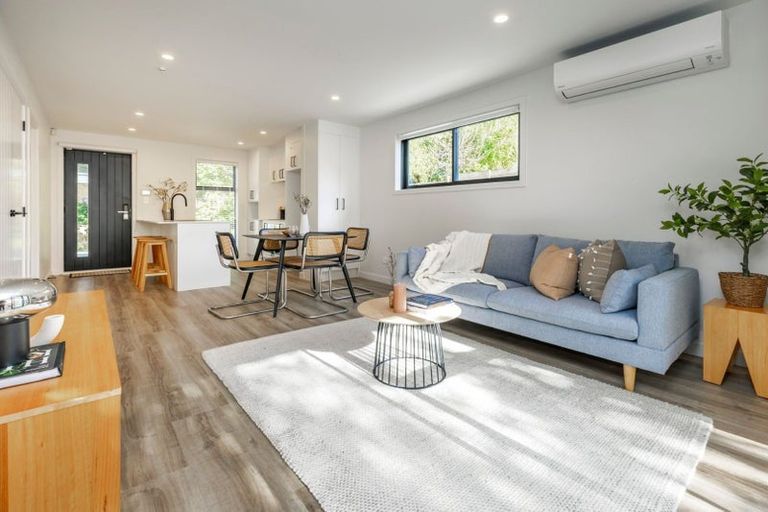 Photo of property in 1/63 Hillcrest Avenue, Hillcrest, Auckland, 0627