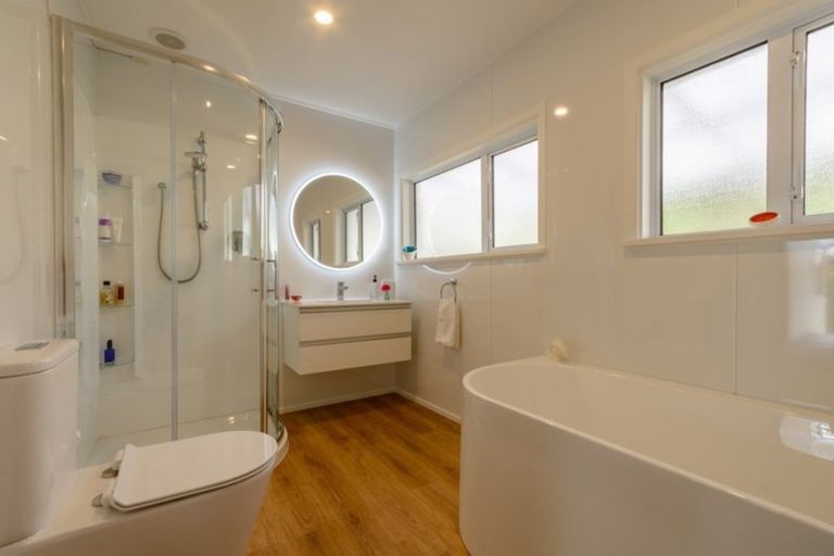 Photo of property in 81 Milton Terrace, Picton, 7220