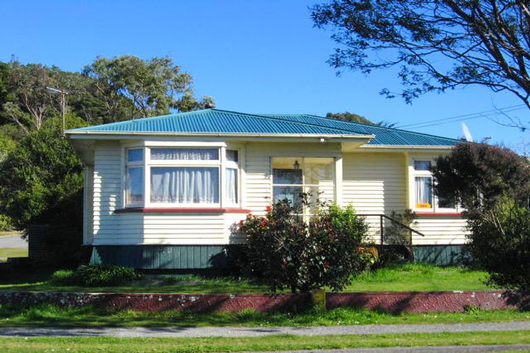Photo of property in 70 Marlborough Street, Greymouth, 7805