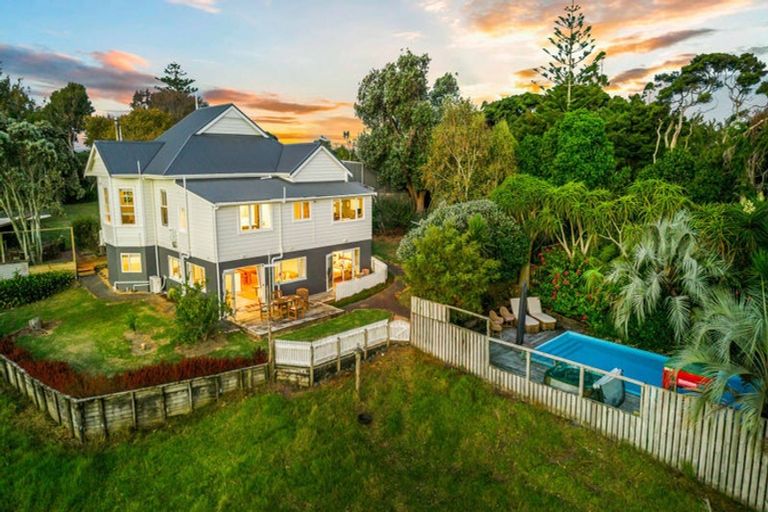 Photo of property in 71 Hamilton Road, Waimauku, 0881