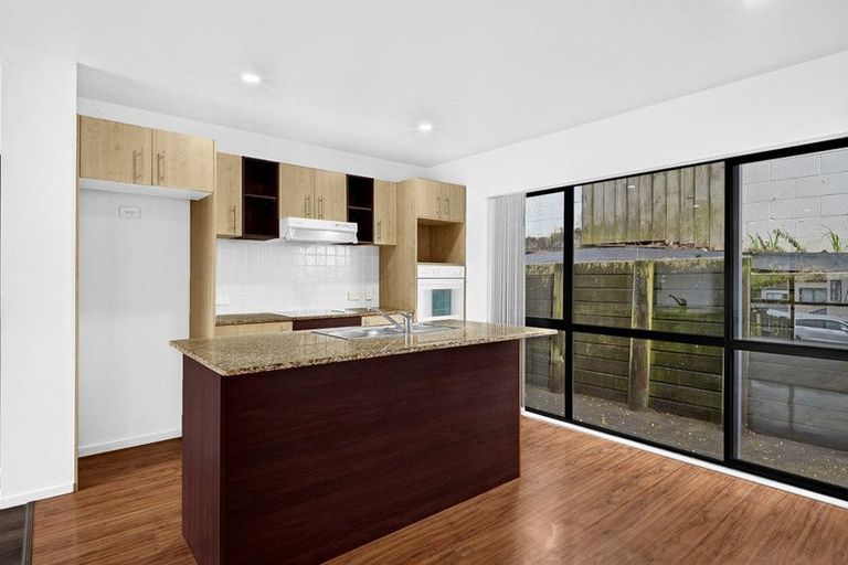 Photo of property in 19 Rakich Place, Henderson, Auckland, 0612