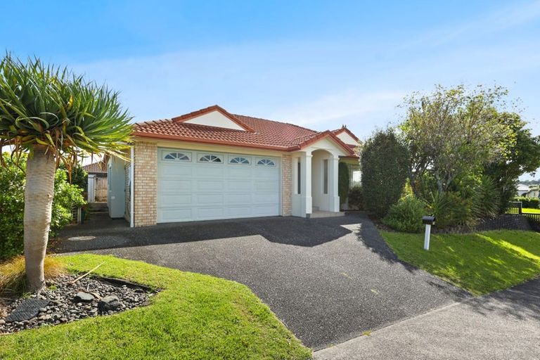 Photo of property in 32 Highfields Terrace, Henderson, Auckland, 0612