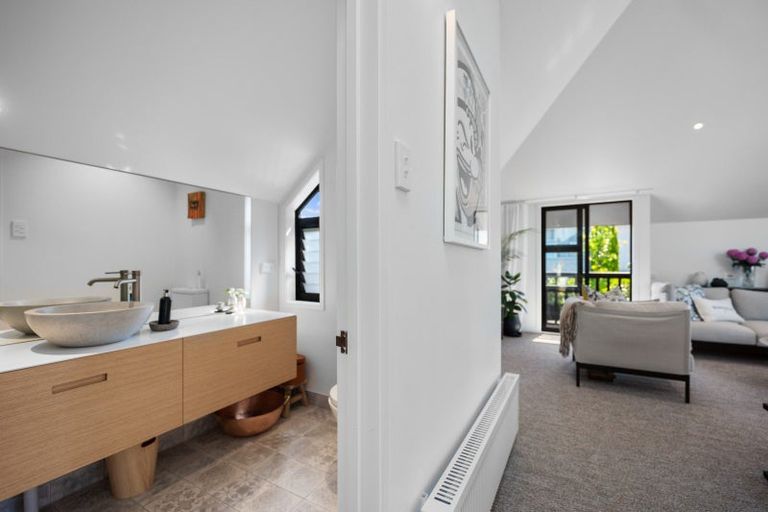 Photo of property in 2/21 Hauraki Road, Hauraki, Auckland, 0622