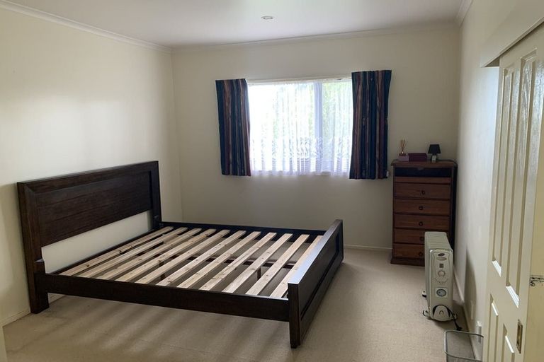 Photo of property in 28 Lorikeet Place, Unsworth Heights, Auckland, 0632