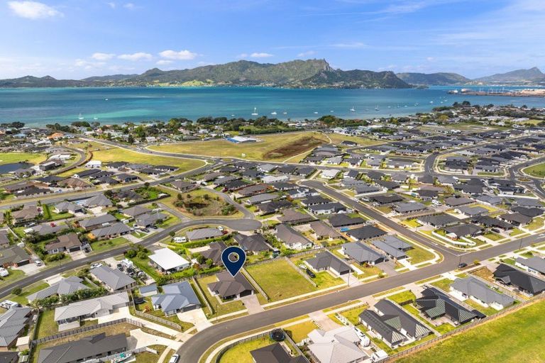 Photo of property in 28 Saint Michael Crescent, One Tree Point, 0118