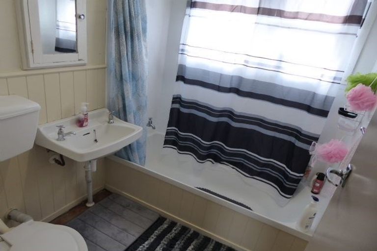 Photo of property in 1/548 Fergusson Drive, Trentham, Upper Hutt, 5018