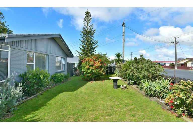 Photo of property in 1/127 Centreway Road, Orewa, 0931