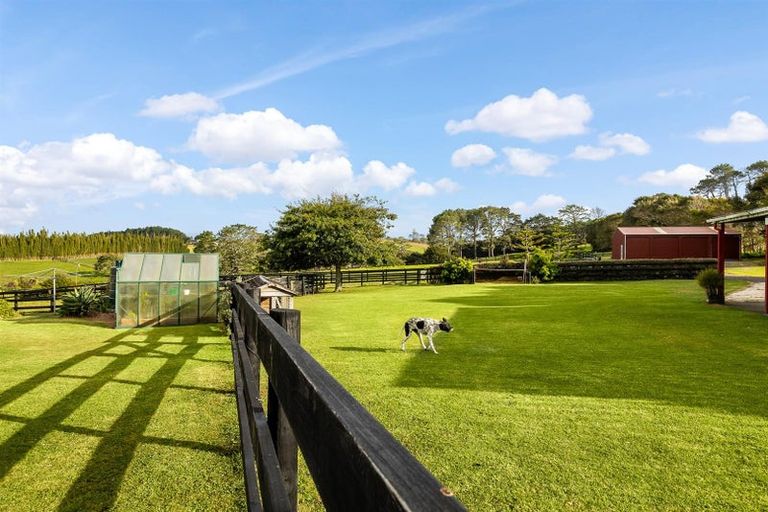 Photo of property in 145 Hanham Road, Kumeu, 0891