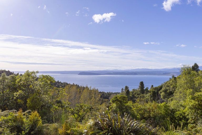 Photo of property in 10 Pukawa Road, Pukawa Bay, Turangi, 3381