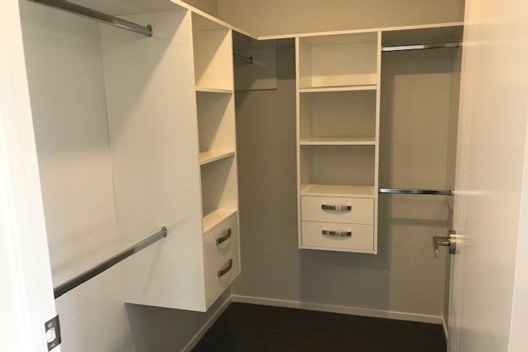 Photo of property in 74 Twin Parks Rise, Papakura, 2110