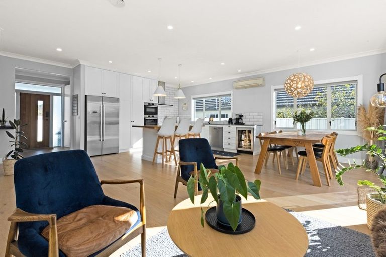 Photo of property in 43 Fairview Place, Havelock North, 4130