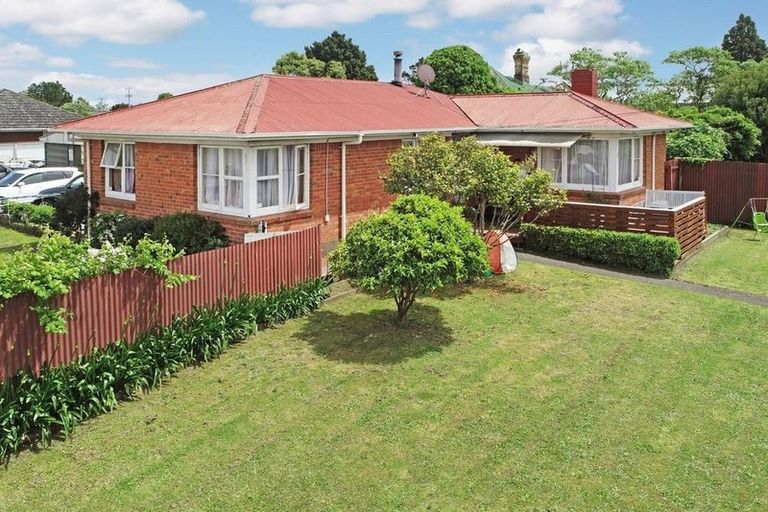Photo of property in 3 Valentine Street, Papakura, 2110