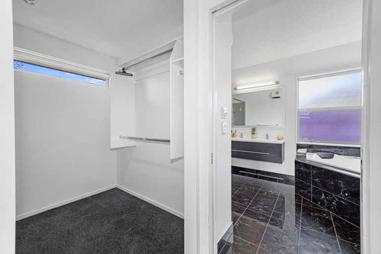 Photo of property in 11 Handley Crescent, Wigram, Christchurch, 8042