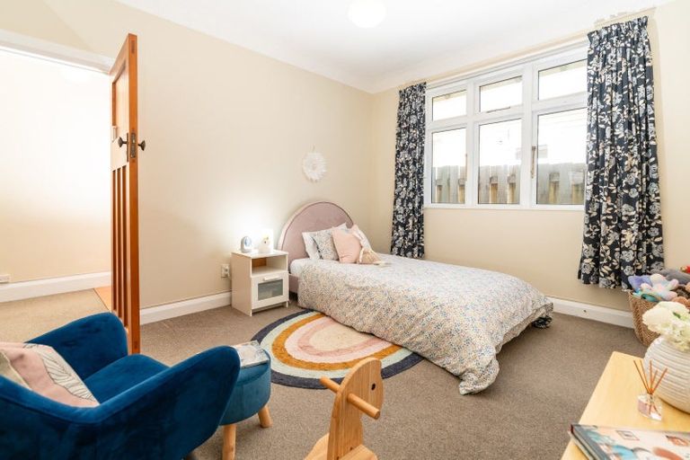 Photo of property in 97 Creswick Terrace, Northland, Wellington, 6012