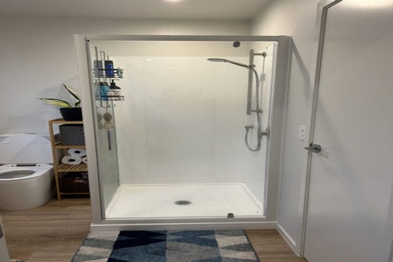 Photo of property in 2/92 Oxford Terrace, Epuni, Lower Hutt, 5011