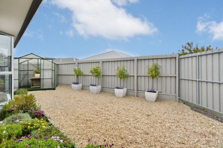 Photo of property in 1/28 Kirsten Place, Parklands, Christchurch, 8083