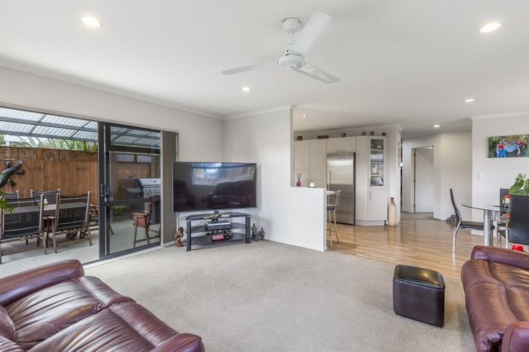 Photo of property in 28 Riverside Road, Orewa, 0931