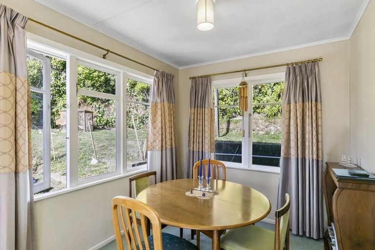 Photo of property in 142 Helston Road, Paparangi, Wellington, 6037