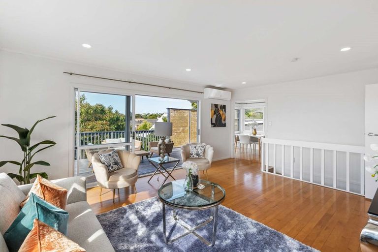 Photo of property in 1/93 Target Road, Totara Vale, Auckland, 0629