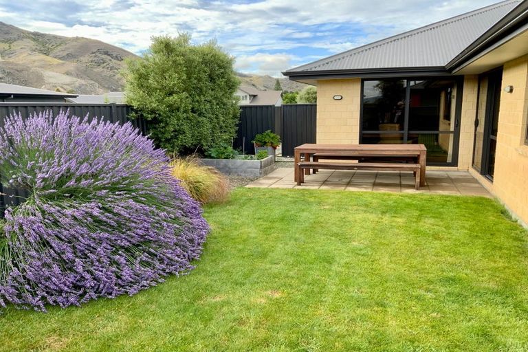 Photo of property in 12 Robertson Court, Cromwell, 9310