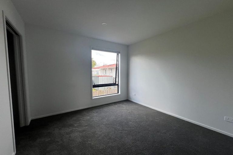 Photo of property in 6/21 Divich Avenue, Te Atatu South, Auckland, 0610