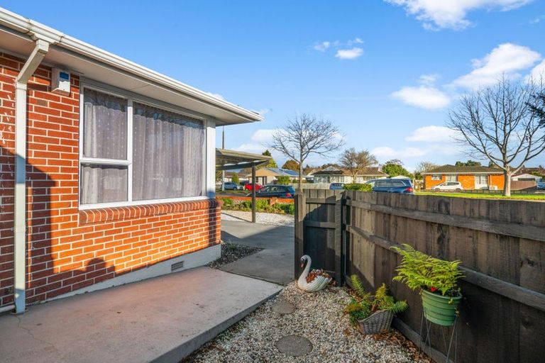 Photo of property in 1/310 Main North Road, Redwood, Christchurch, 8051