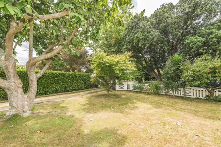 Photo of property in 11 Peakes Road, Saint Johns Hill, Whanganui, 4501