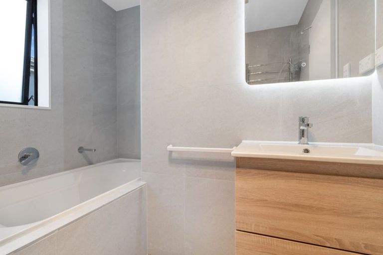 Photo of property in 103c Lynwood Road, New Lynn, Auckland, 0600