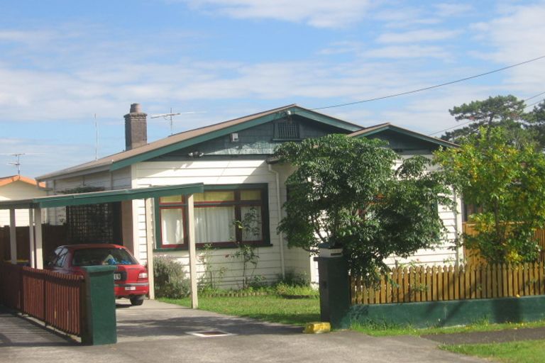 Photo of property in 116a Lynwood Road, New Lynn, Auckland, 0600