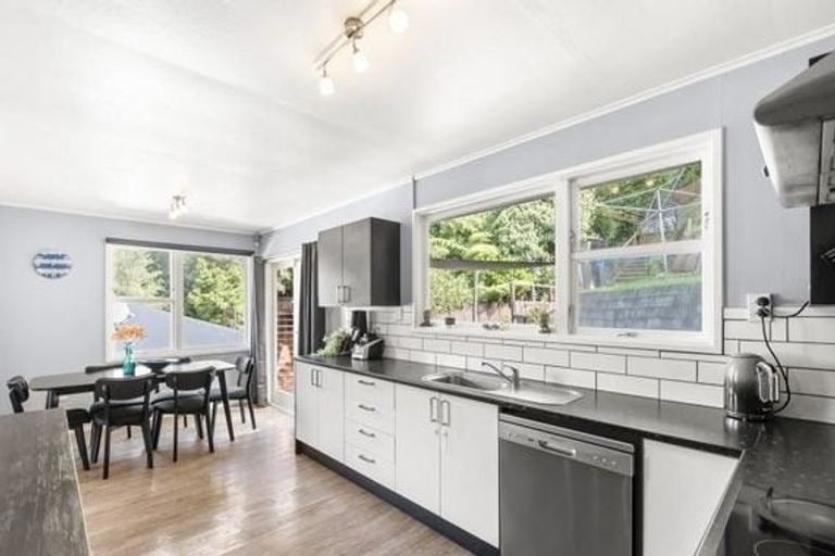 Photo of property in 41 Logie Street, Stokes Valley, Lower Hutt, 5019