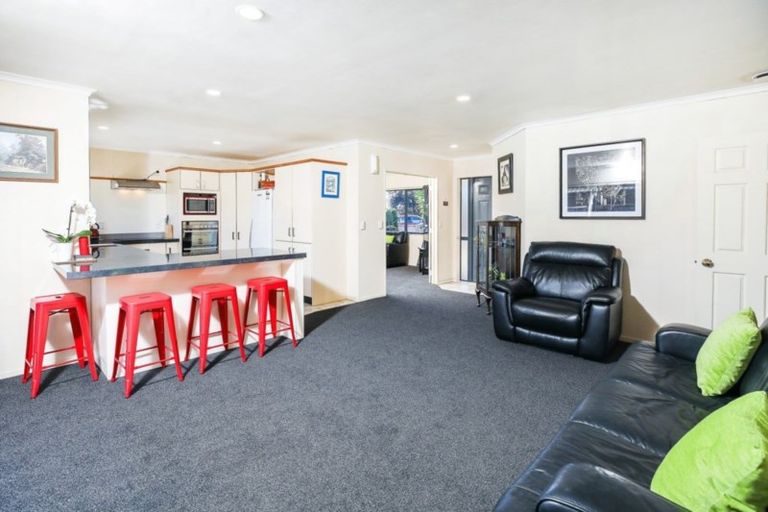 Photo of property in 27 Mangakoea Place, St Andrews, Hamilton, 3200