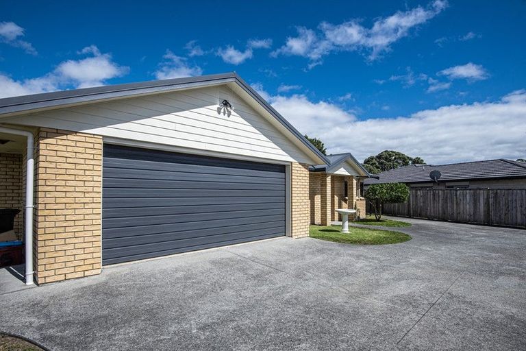 Photo of property in 6 Ishtar Place, One Tree Point, 0118