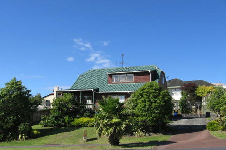 Photo of property in 66 Caribbean Drive, Unsworth Heights, Auckland, 0632