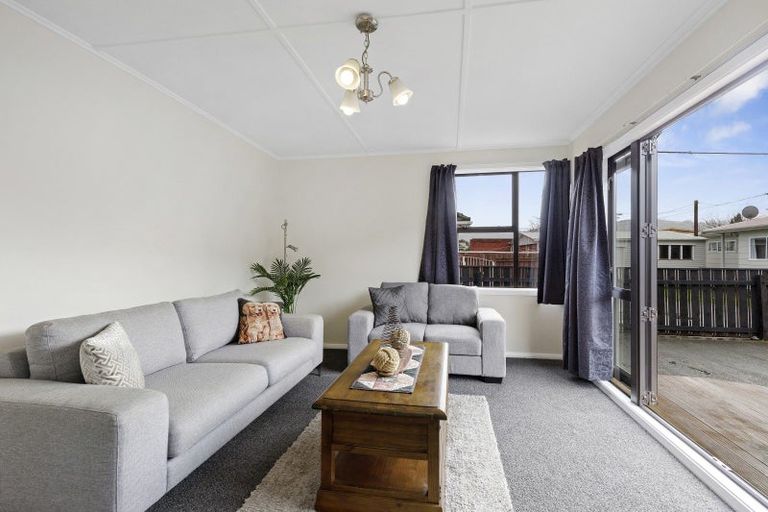 Photo of property in 104 Hewer Crescent, Naenae, Lower Hutt, 5011